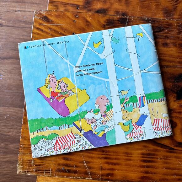 Vintage 1983 Ruthie The Robot Paperback Book - Picture 8 of 9